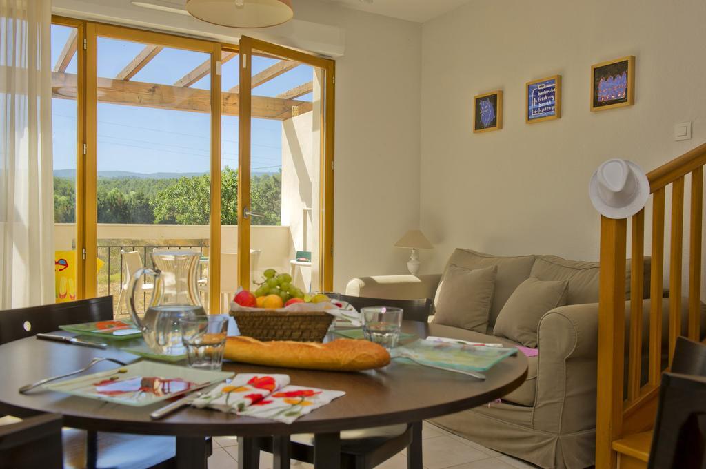 Residence Goelia Le Domaine Du Moulin Blanc Gordes Quarto foto